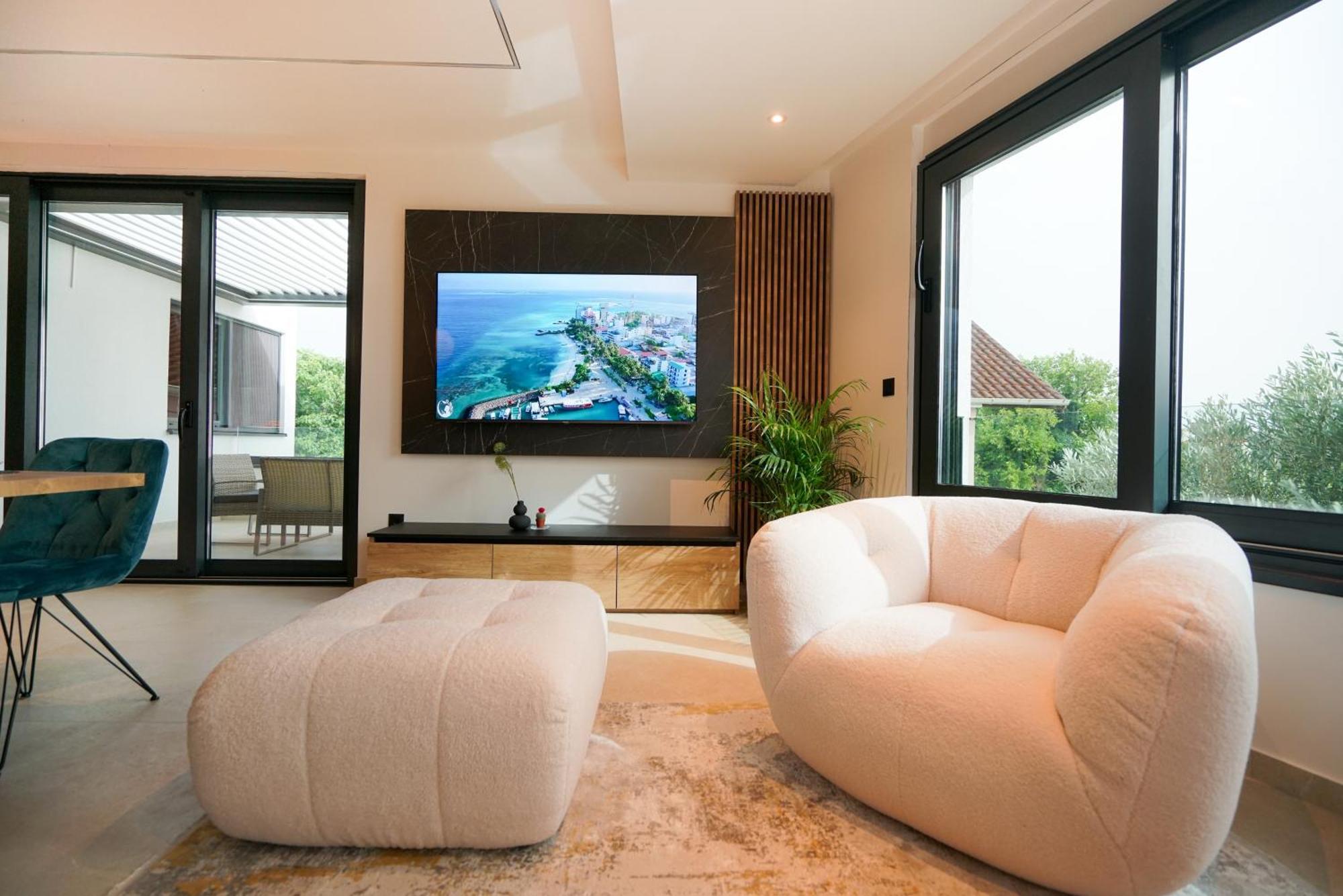 Luxury Apartments Vista เพทรอซาเน ภายนอก รูปภาพ