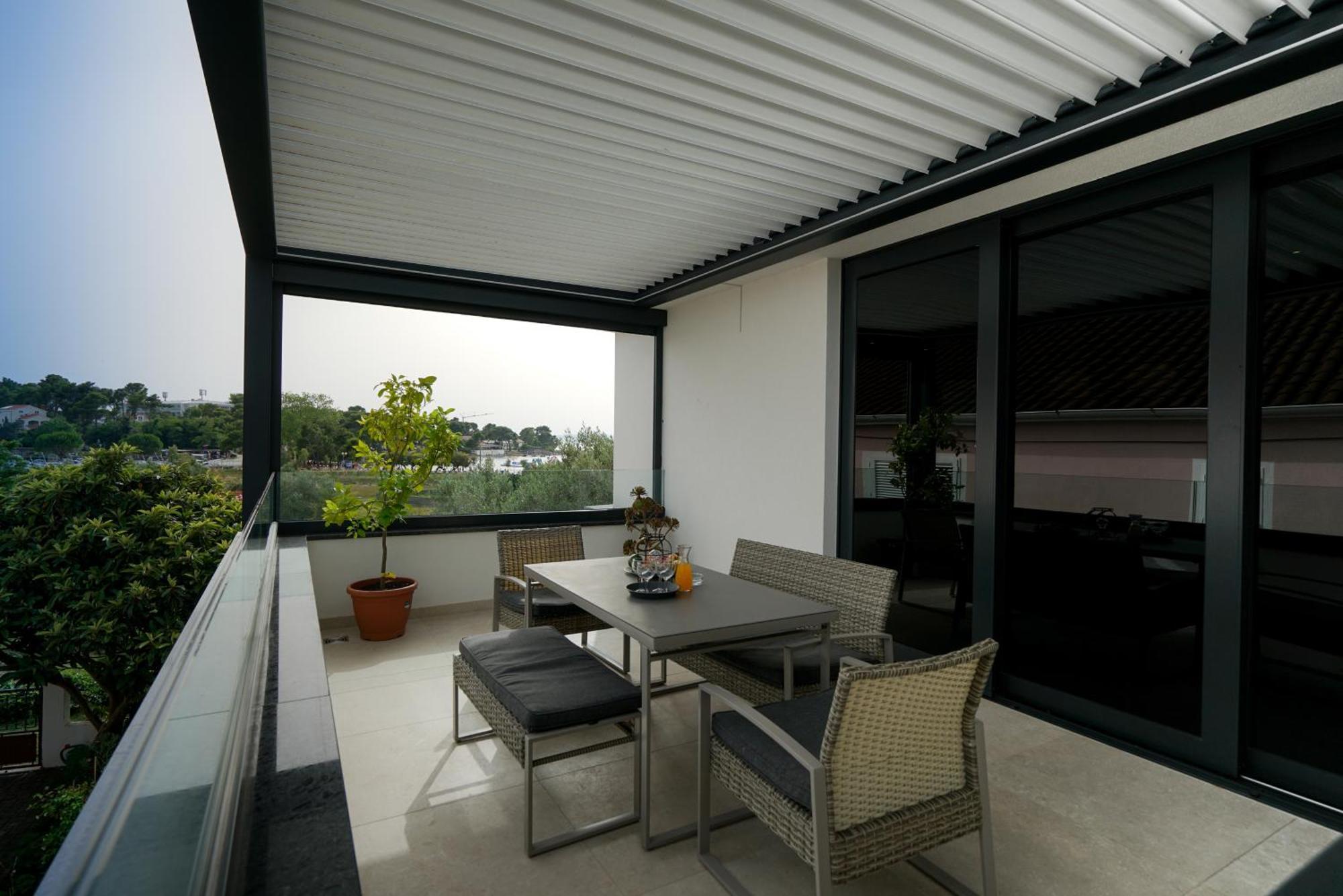 Luxury Apartments Vista เพทรอซาเน ภายนอก รูปภาพ