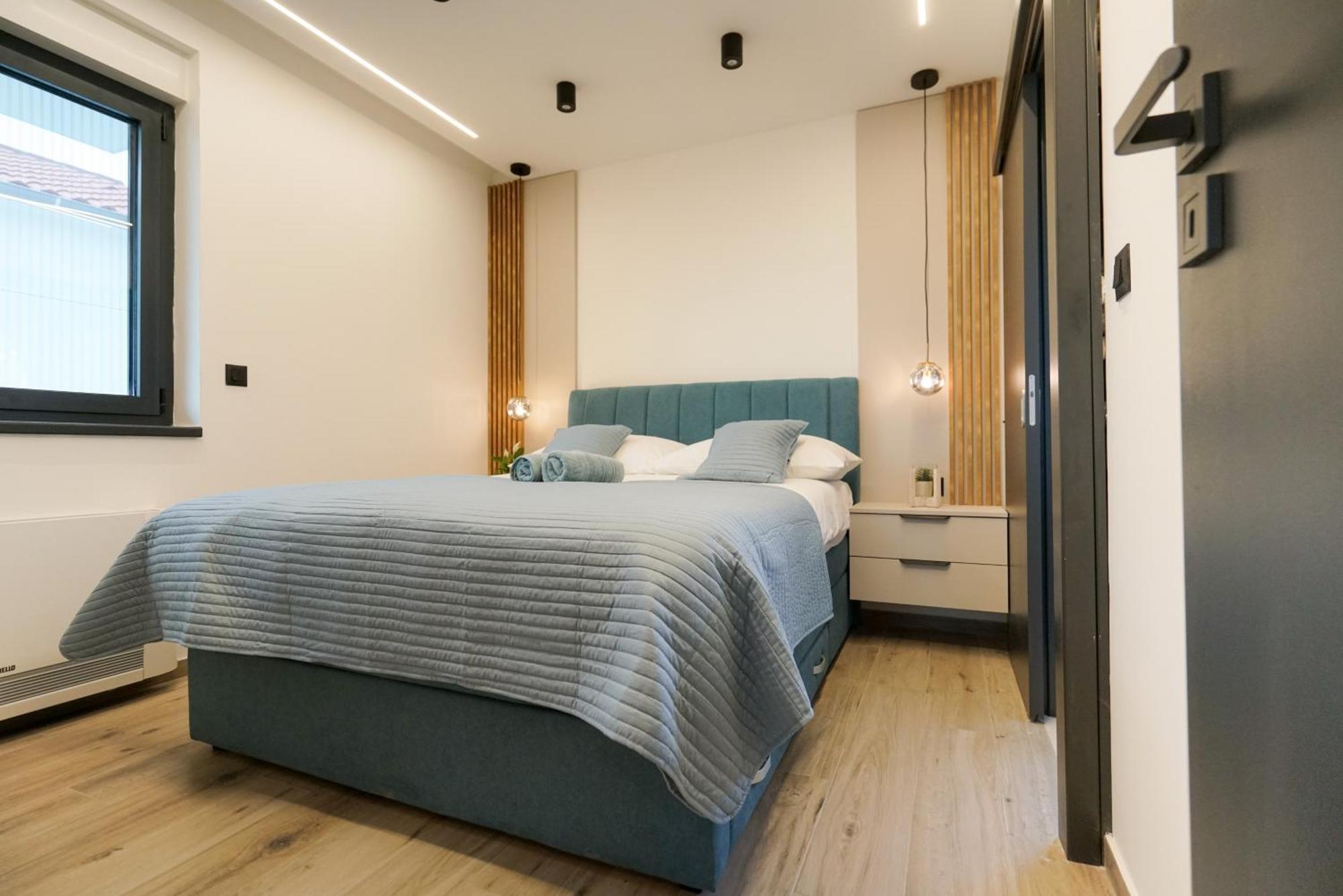 Luxury Apartments Vista เพทรอซาเน ภายนอก รูปภาพ